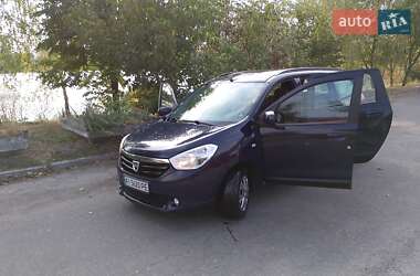 Минивэн Dacia Lodgy 2013 в 