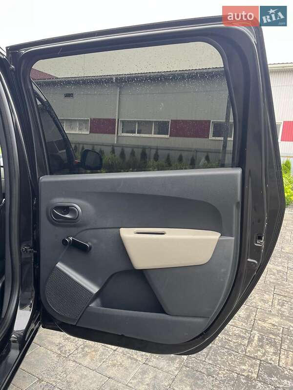 Минивэн Dacia Lodgy 2013 в Луцке