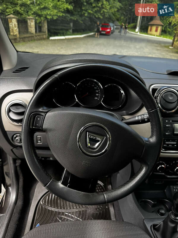 Минивэн Dacia Lodgy 2013 в Черновцах