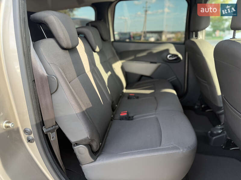 Минивэн Dacia Lodgy 2012 в Ровно