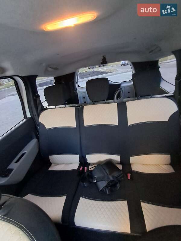 Минивэн Dacia Lodgy 2013 в Киеве
