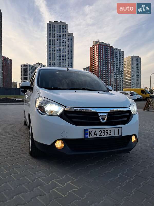 Минивэн Dacia Lodgy 2013 в Киеве