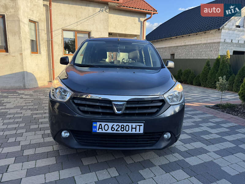 Минивэн Dacia Lodgy 2013 в Мукачево