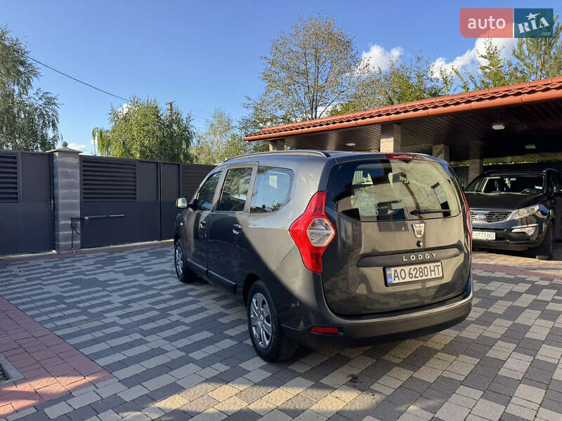 Минивэн Dacia Lodgy 2013 в Мукачево