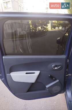Минивэн Dacia Lodgy 2013 в 