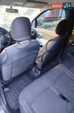 Минивэн Dacia Lodgy 2013 в 