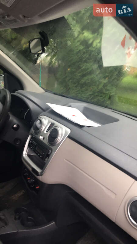 Мінівен Dacia Lodgy 2012 в Демидівці