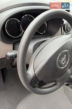 Минивэн Dacia Lodgy 2012 в 