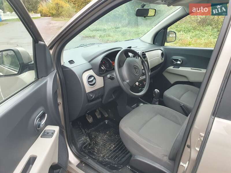 Минивэн Dacia Lodgy 2012 в Дубно