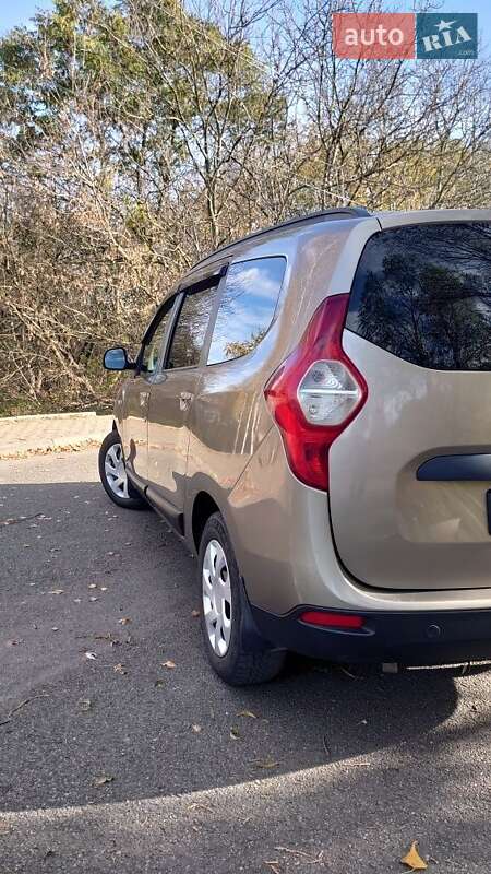 Минивэн Dacia Lodgy 2012 в Черновцах