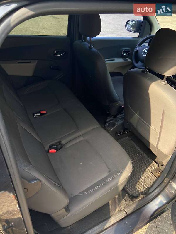 Минивэн Dacia Lodgy 2012 в Львове