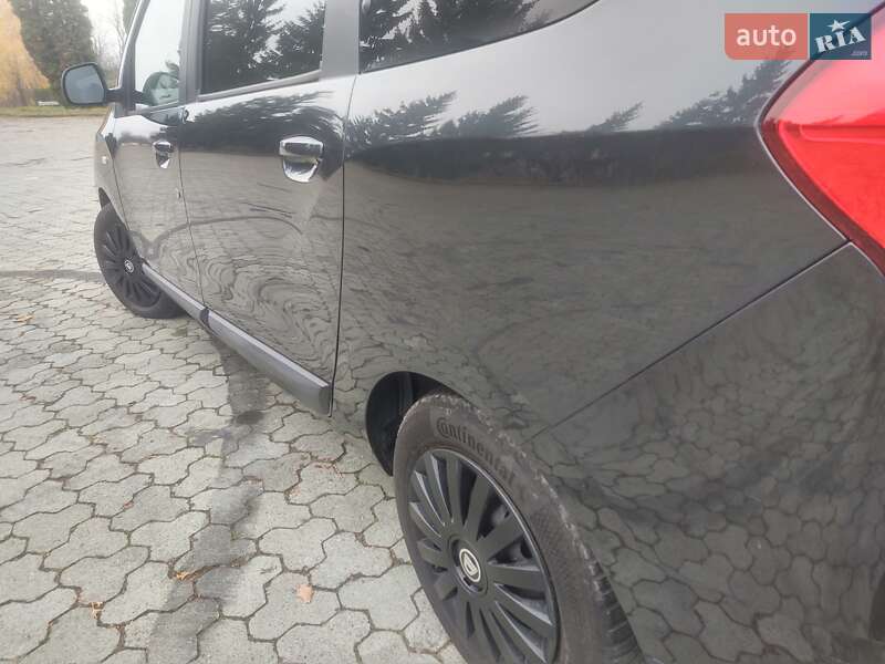 Минивэн Dacia Lodgy 2012 в Дубно
