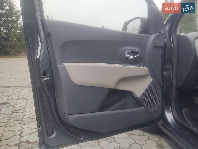 Минивэн Dacia Lodgy 2012 в Дубно