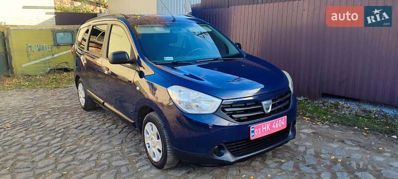 Мінівен Dacia Lodgy 2012 в Луцьку