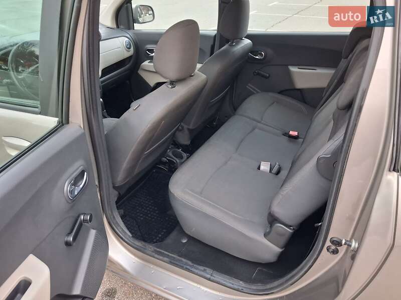 Минивэн Dacia Lodgy 2012 в Броварах