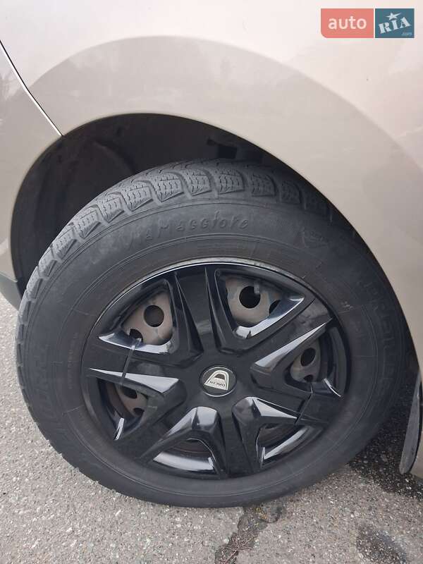 Минивэн Dacia Lodgy 2012 в Броварах