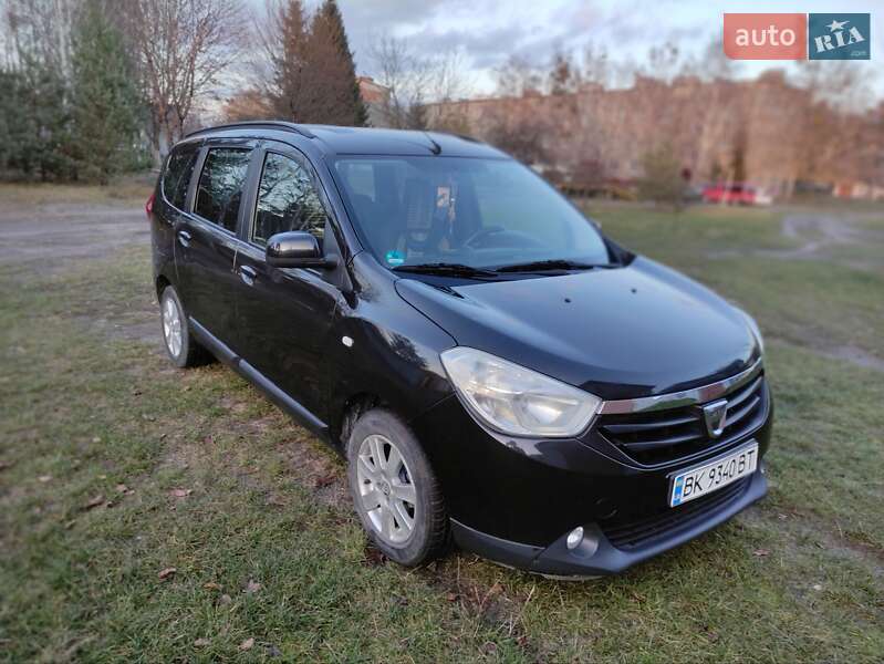 Мінівен Dacia Lodgy 2013 в Сарнах