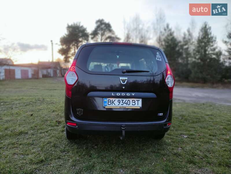 Мінівен Dacia Lodgy 2013 в Сарнах