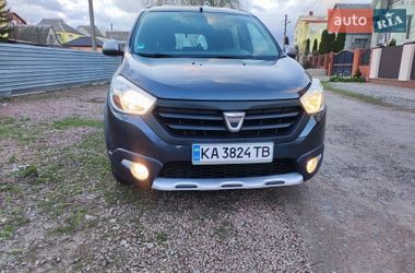Мінівен Dacia Lodgy 2015 в Києві