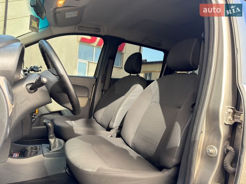 Минивэн Dacia Lodgy 2012 в Львове