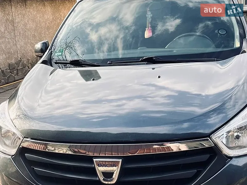 Dacia Lodgy 2012