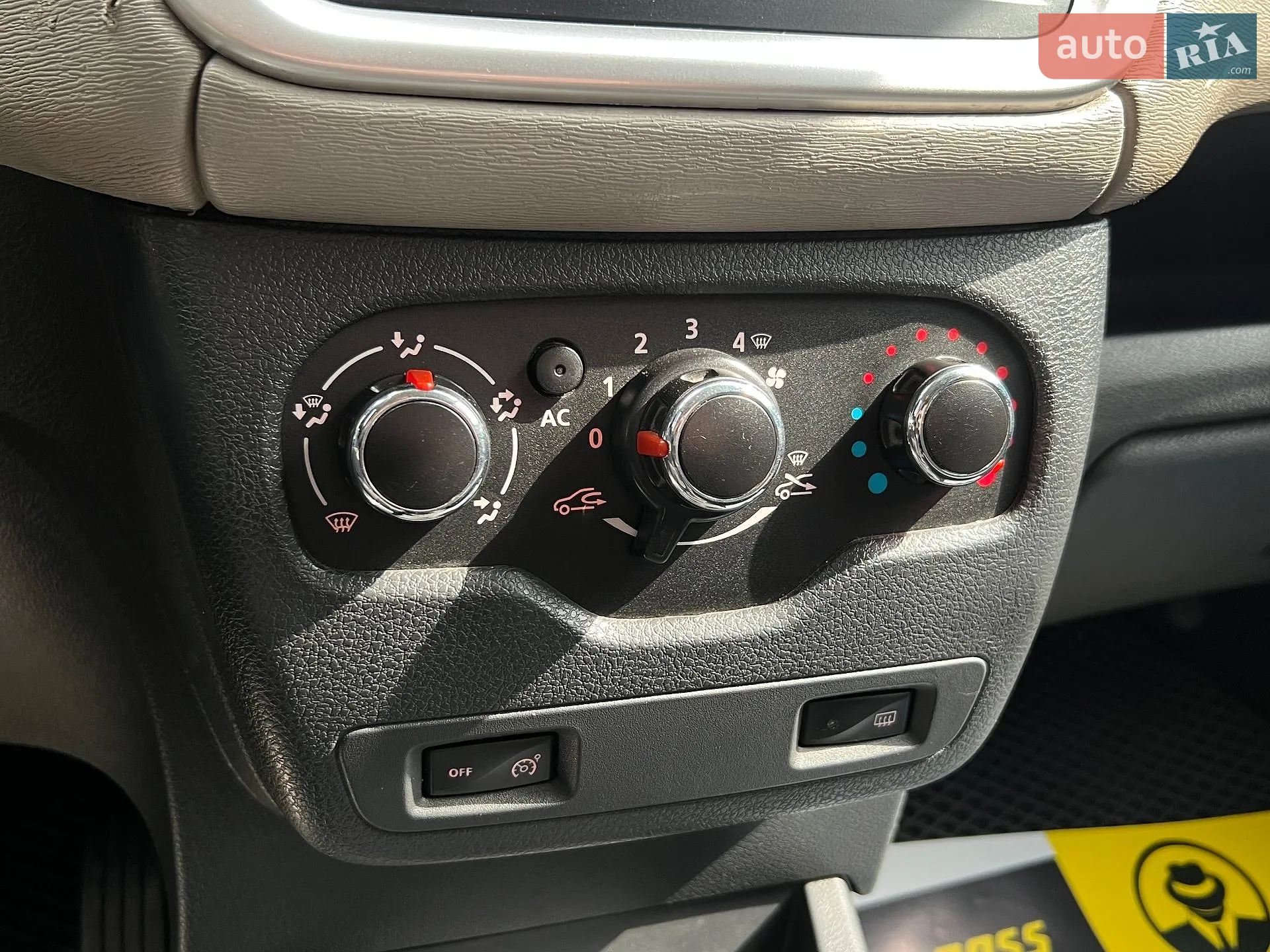 2013 Dacia Lodgy - мініатюра 15
