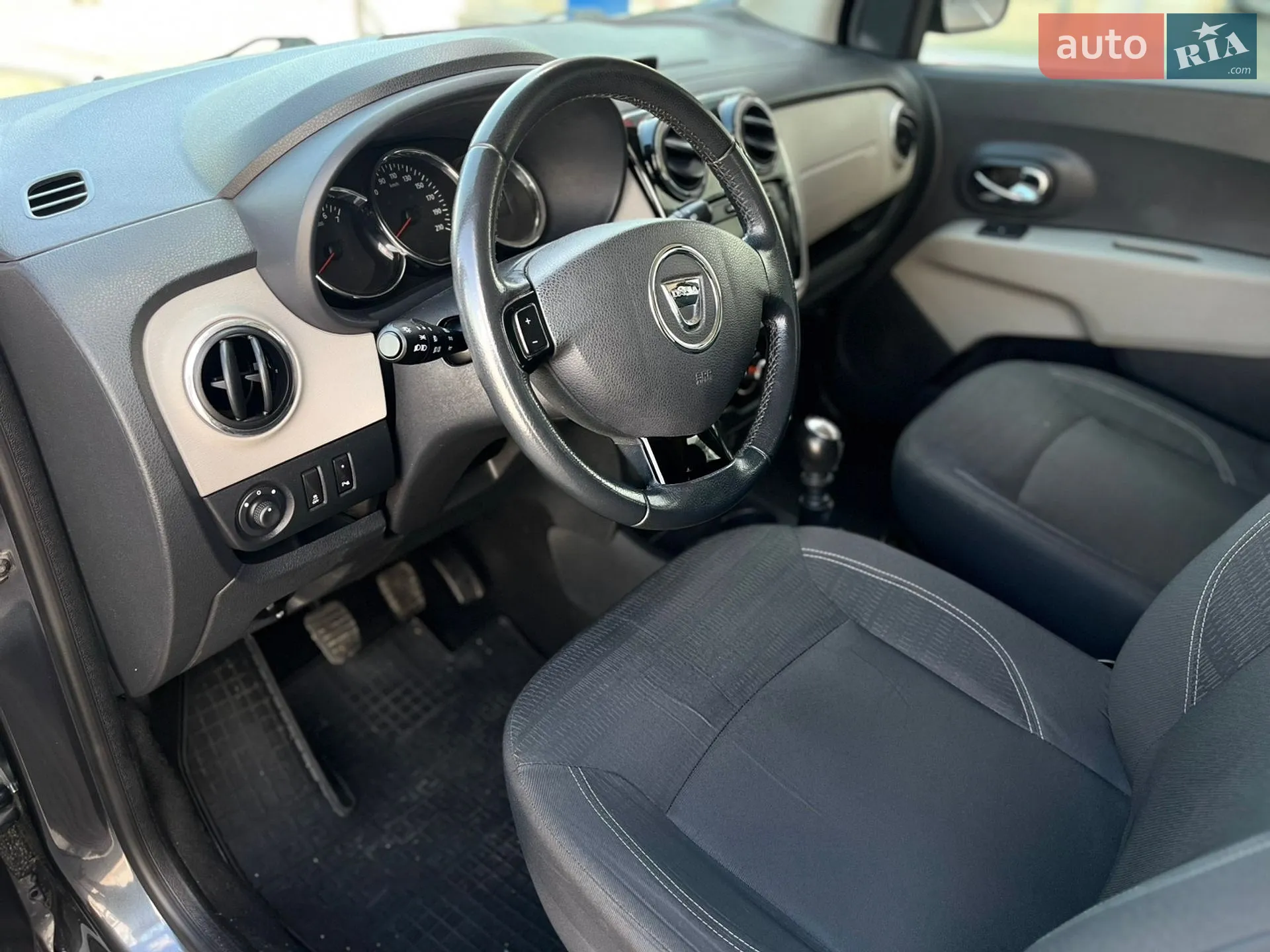 2012 Dacia Lodgy - мініатюра 13