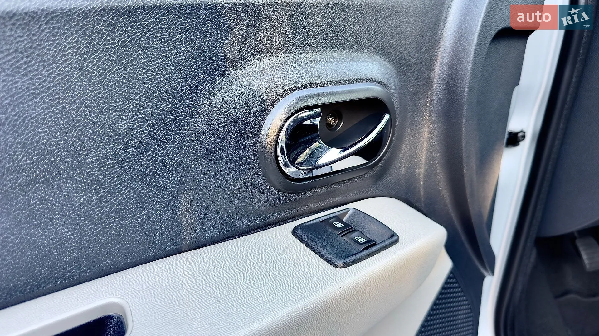 2012 Dacia Lodgy - мініатюра 26