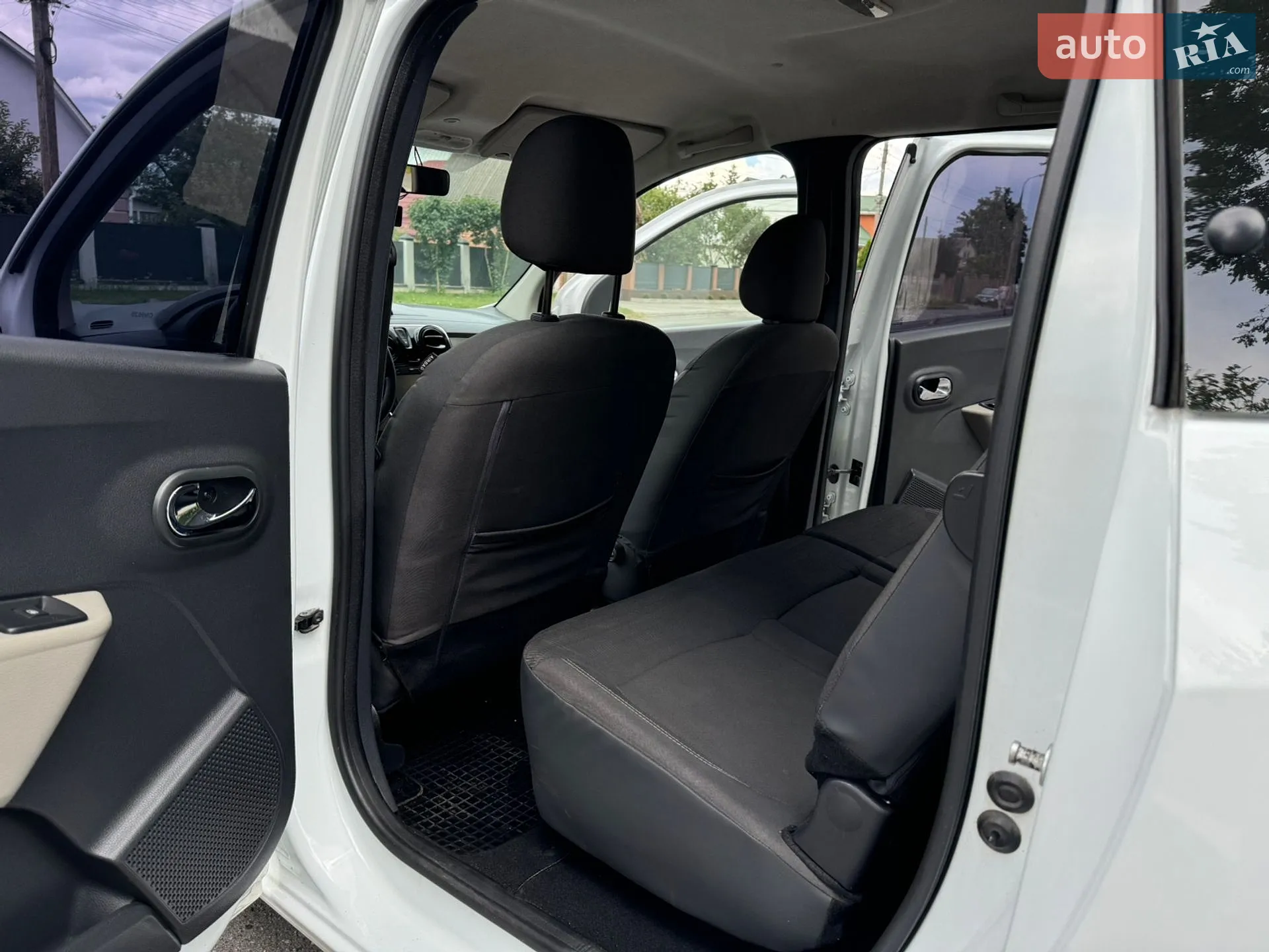 2015 Dacia Lodgy - мініатюра 36