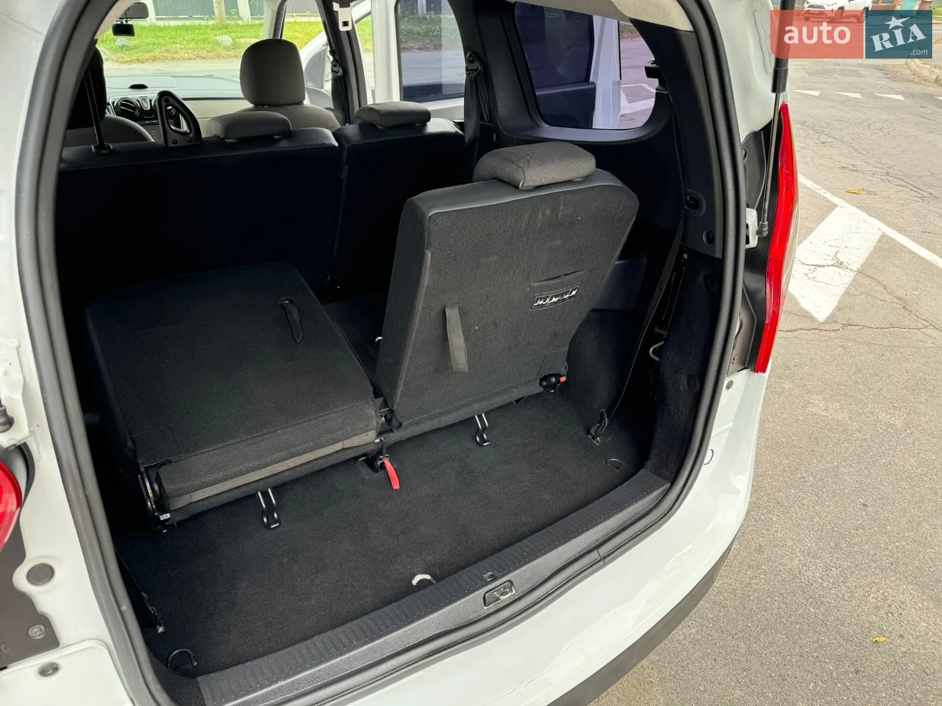 2015 Dacia Lodgy - мініатюра 39