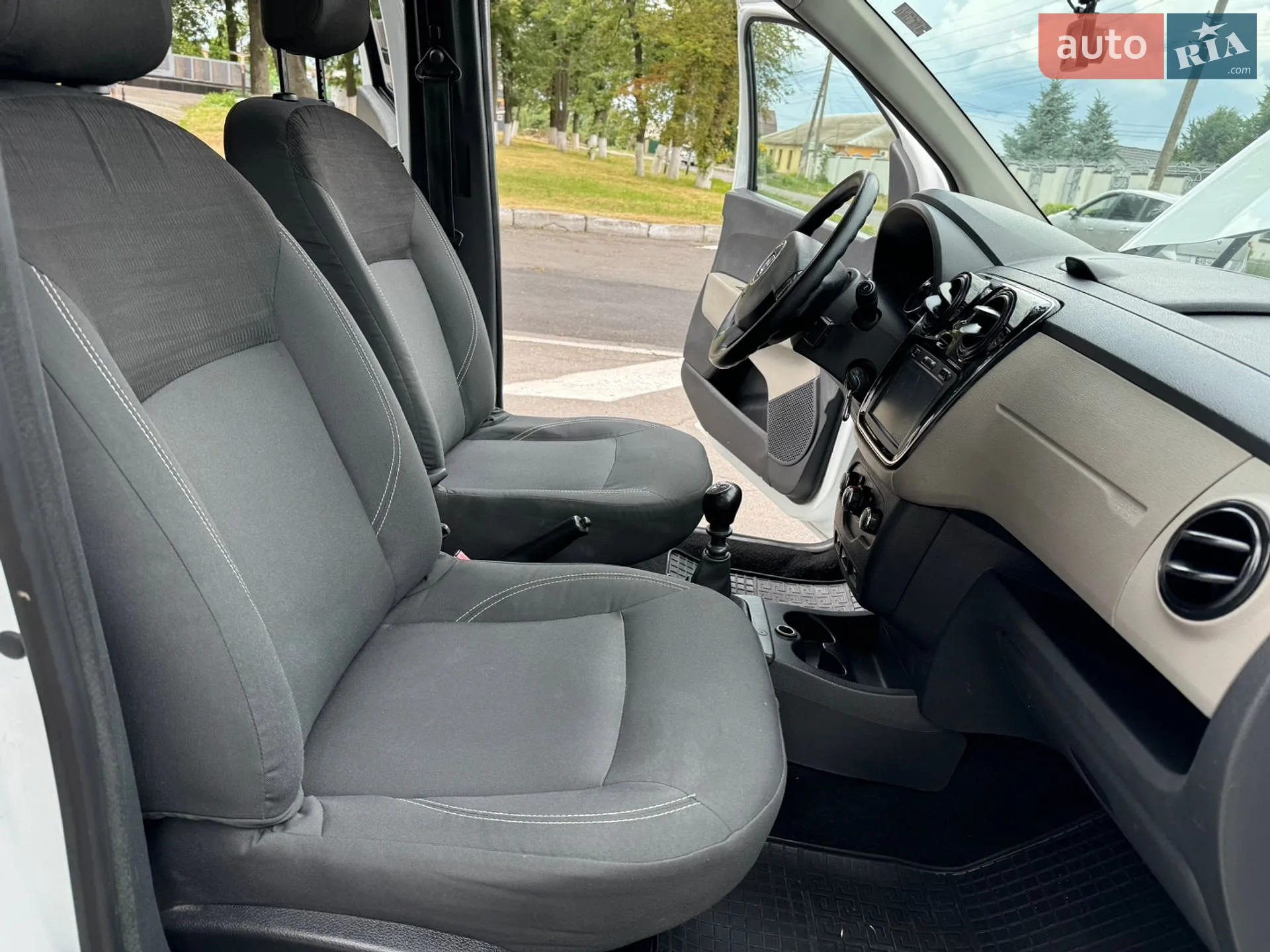 2015 Dacia Lodgy - мініатюра 47