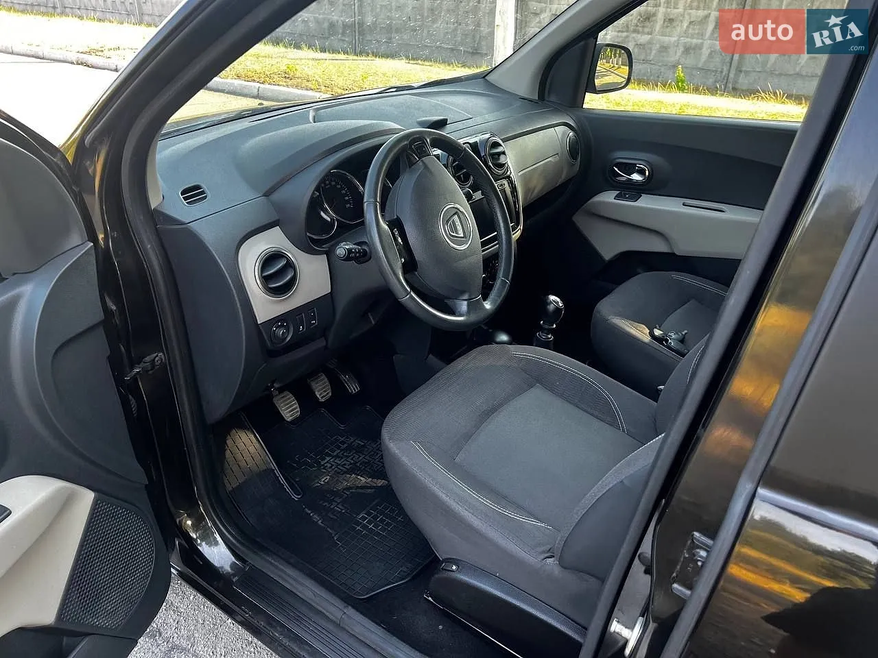 2013 Dacia Lodgy - мініатюра 19