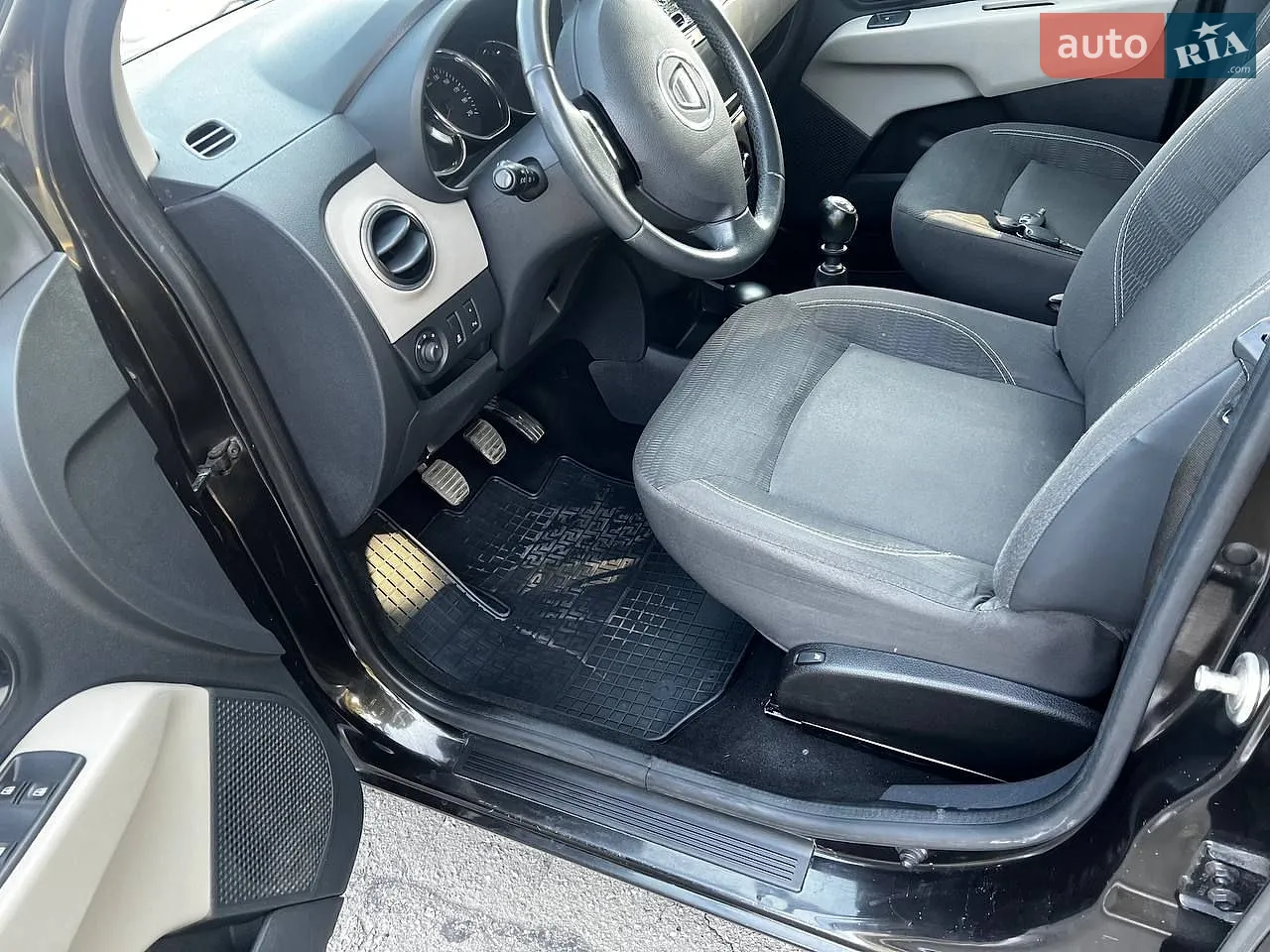 2013 Dacia Lodgy - мініатюра 20