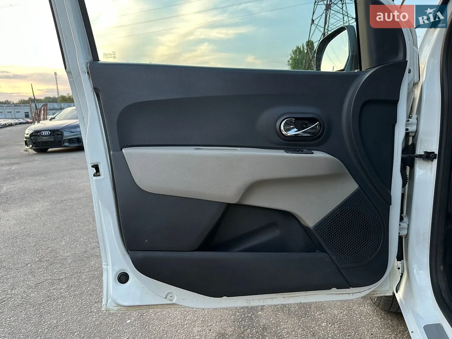 2015 Dacia Lodgy - мініатюра 17