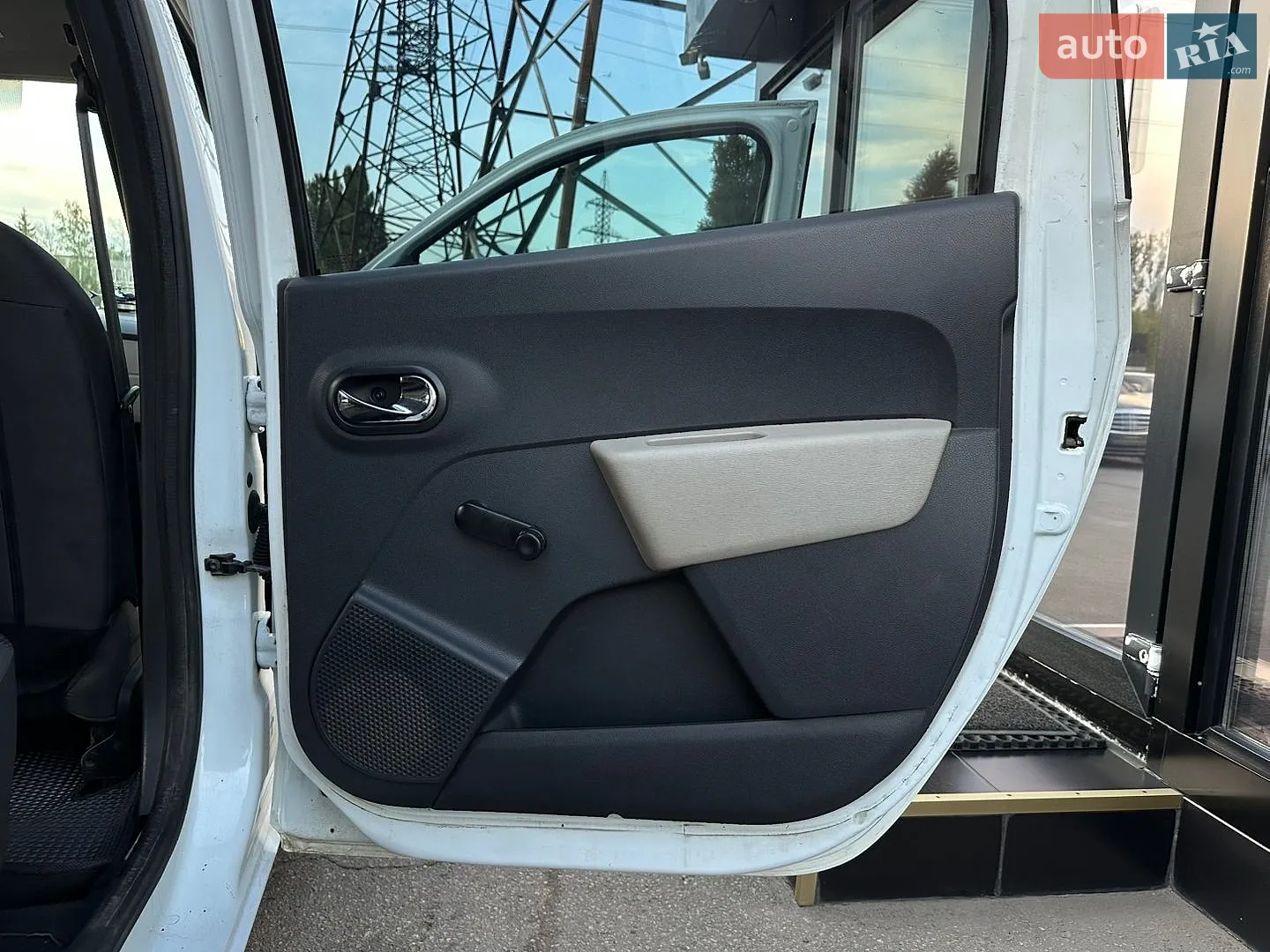 2015 Dacia Lodgy - мініатюра 21