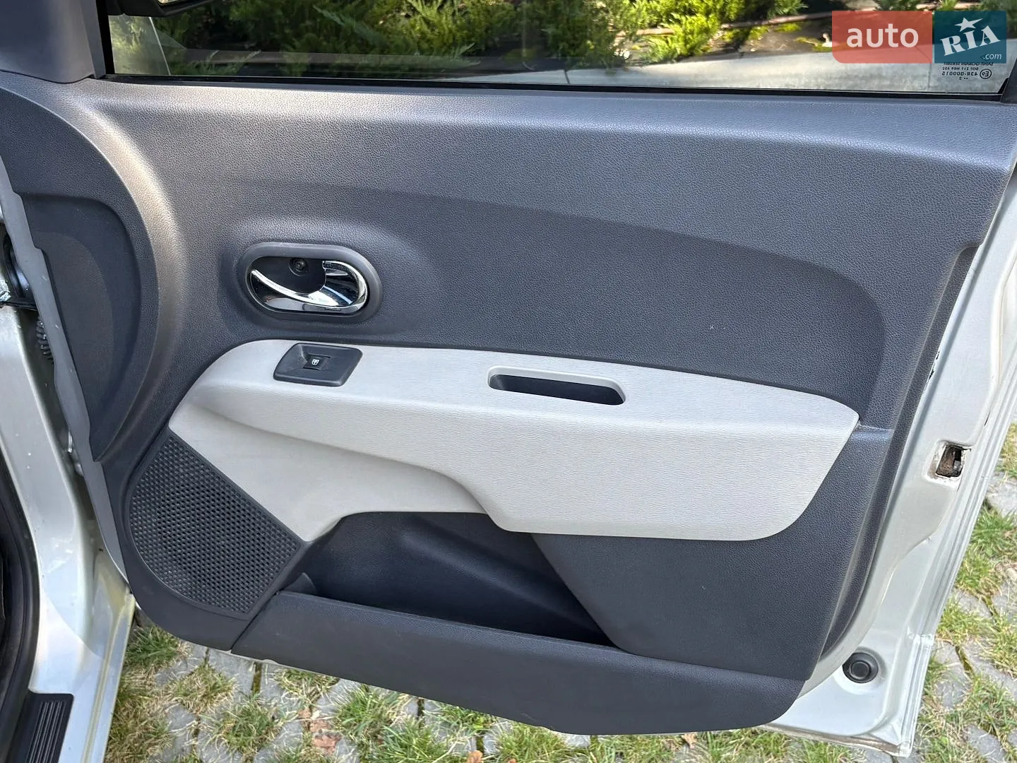 2012 Dacia Lodgy - мініатюра 26