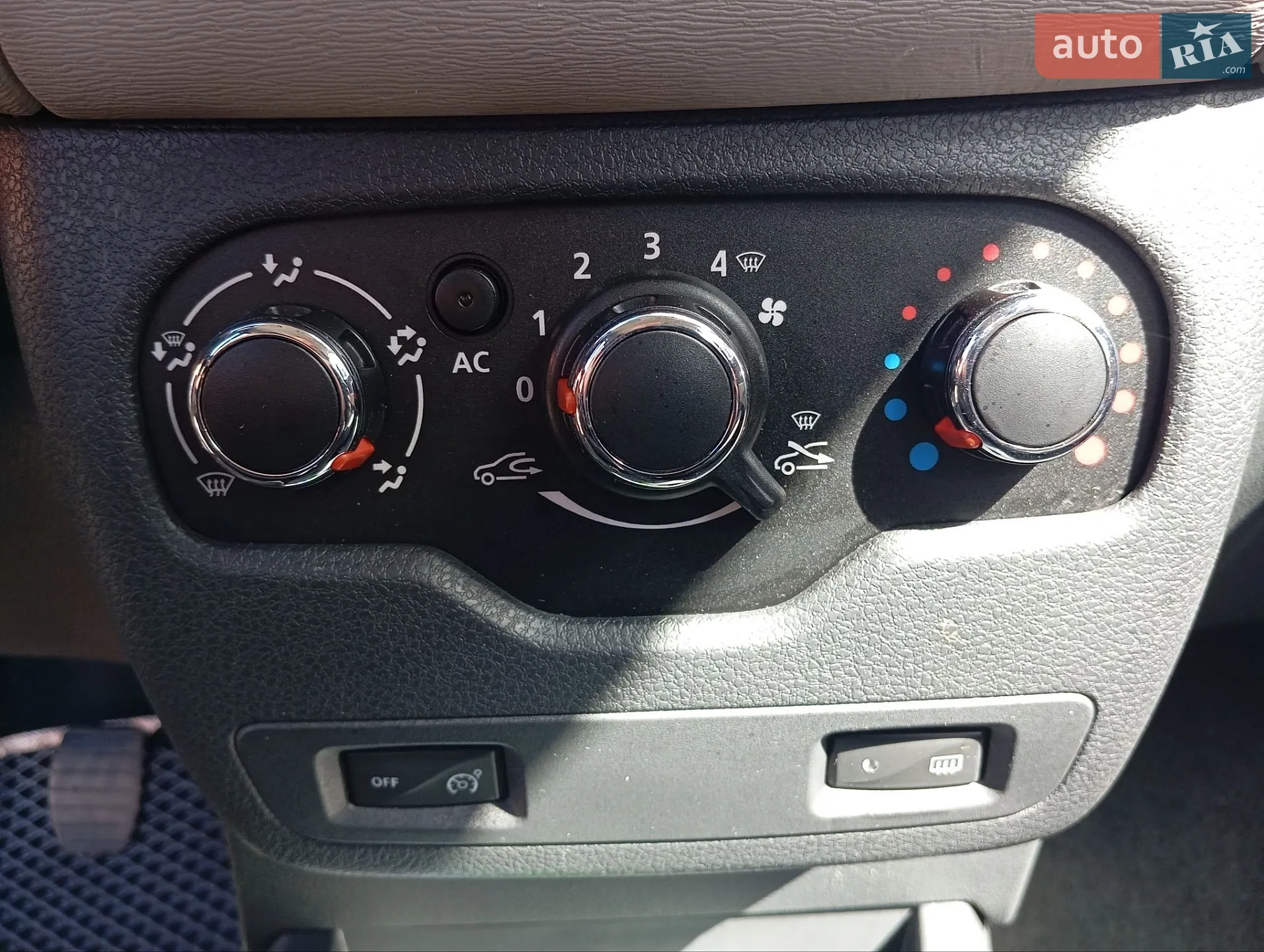 2012 Dacia Lodgy - мініатюра 28