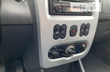Универсал Dacia Logan MCV 2009 в 