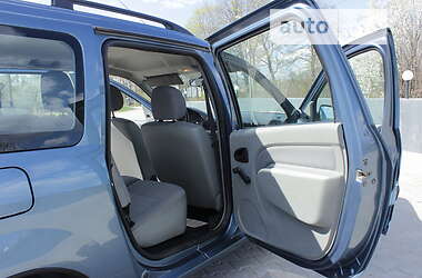 Минивэн Dacia Logan MCV 2008 в 