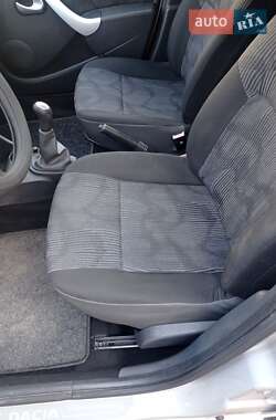 Универсал Dacia Logan MCV 2009 в 