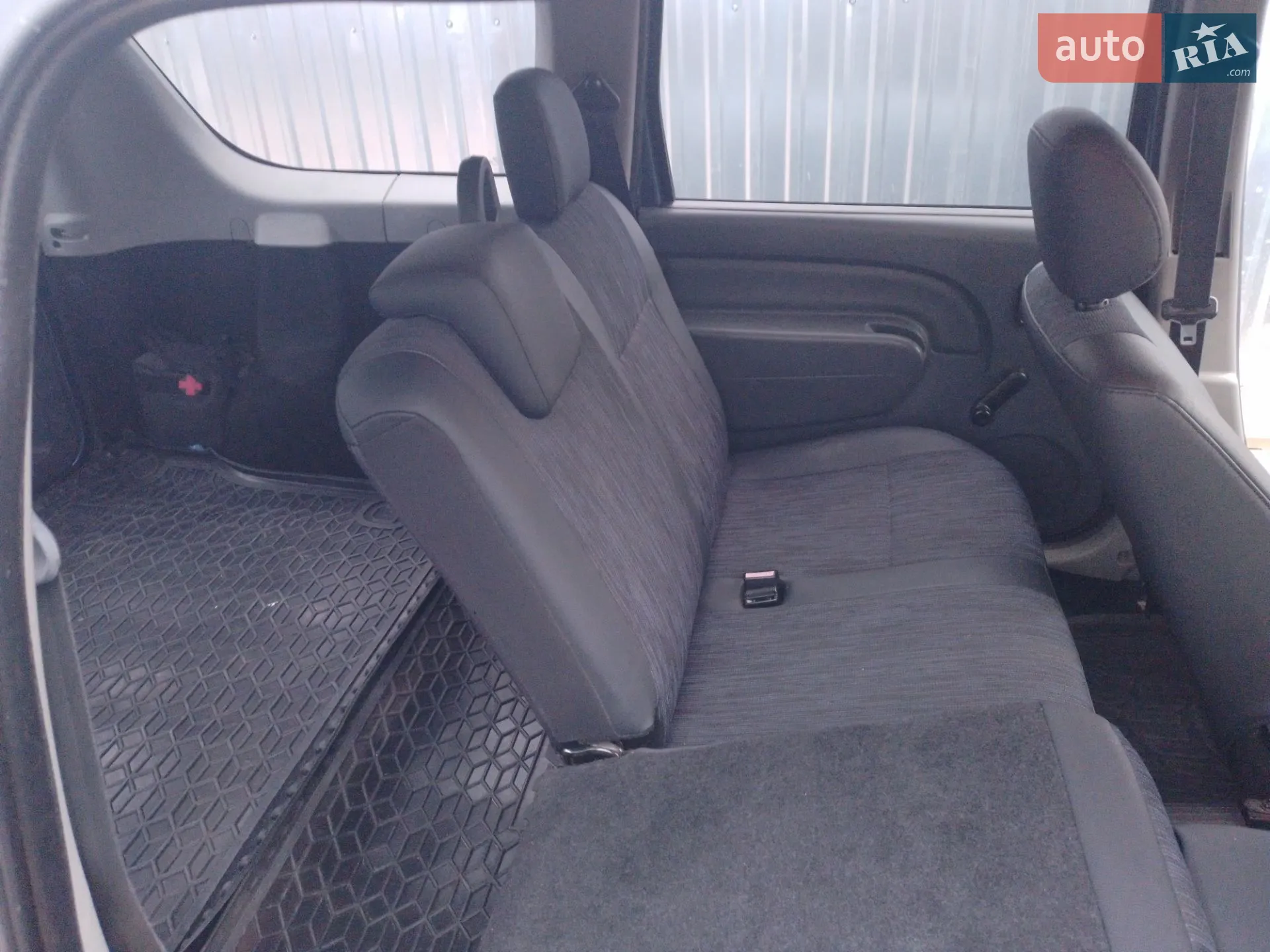 2010 Dacia Logan - мініатюра 11