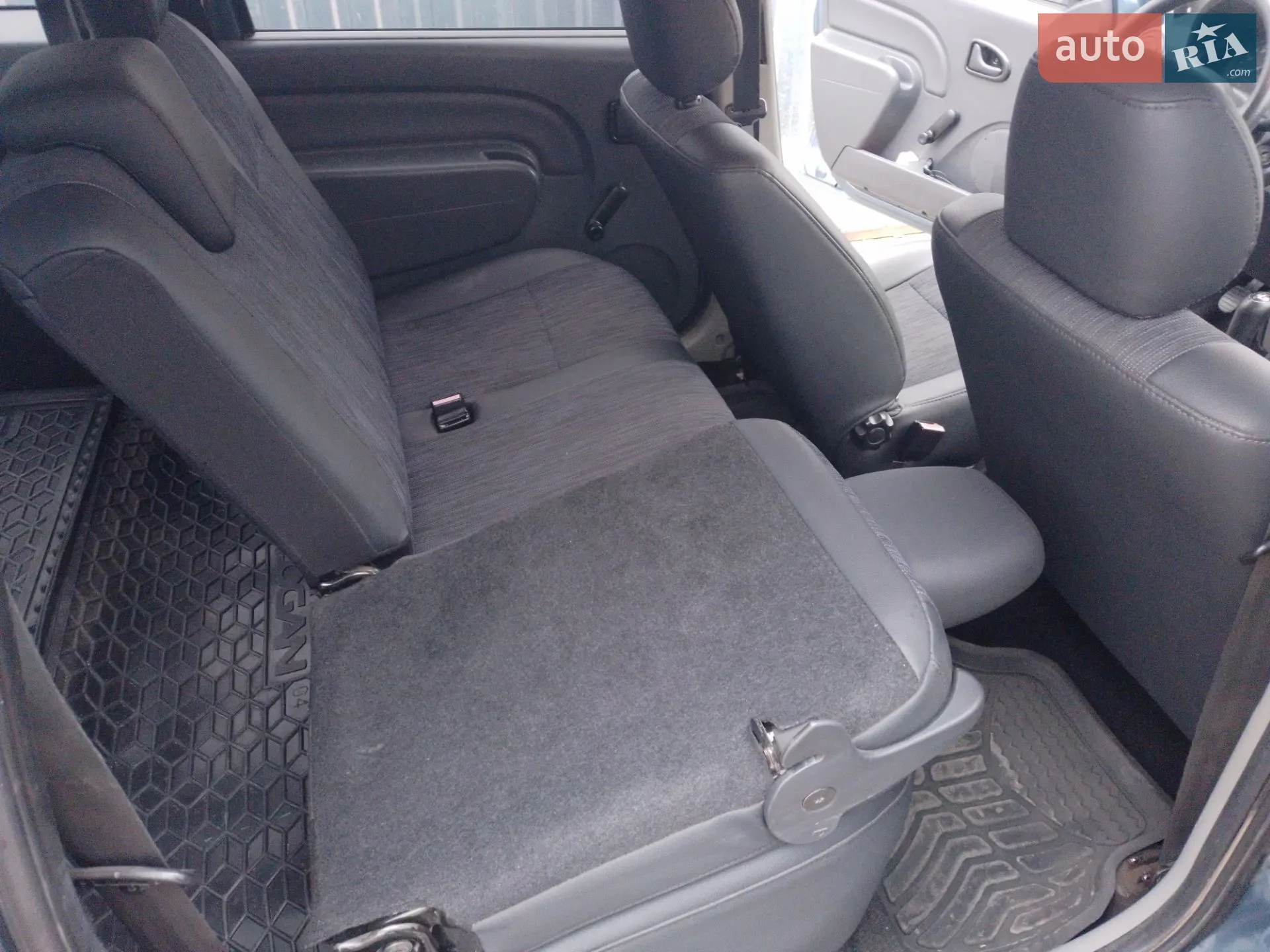 2010 Dacia Logan - мініатюра 12
