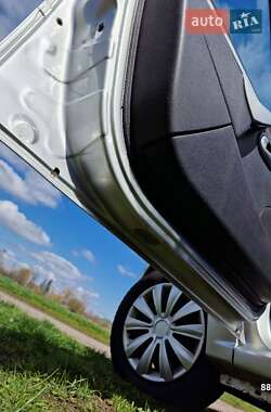 Универсал Dacia Logan MCV 2009 в 