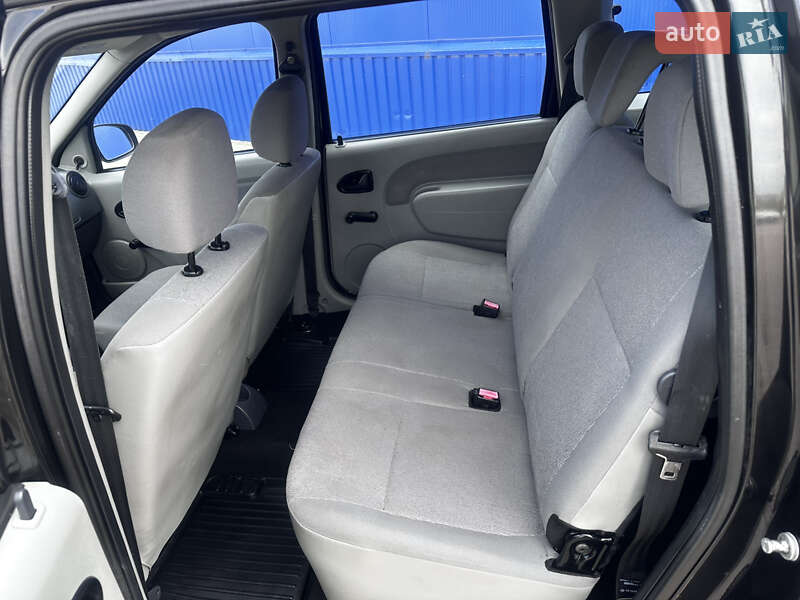 Универсал Dacia Logan MCV 2009 в Дубно