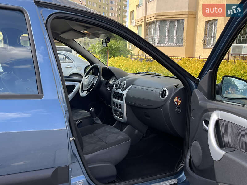 Универсал Dacia Logan MCV 2009 в Киеве
