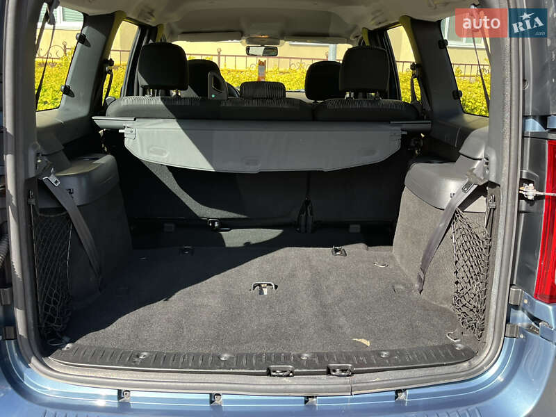 Универсал Dacia Logan MCV 2009 в Киеве