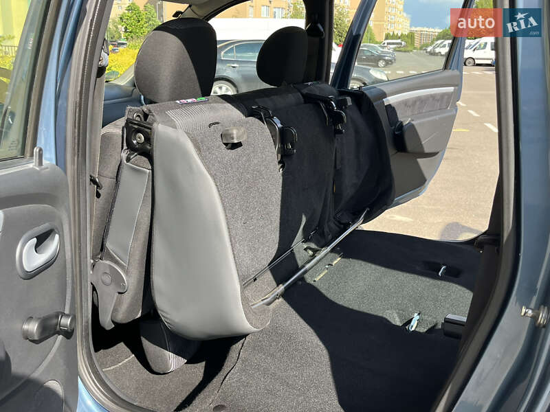 Универсал Dacia Logan MCV 2009 в Киеве