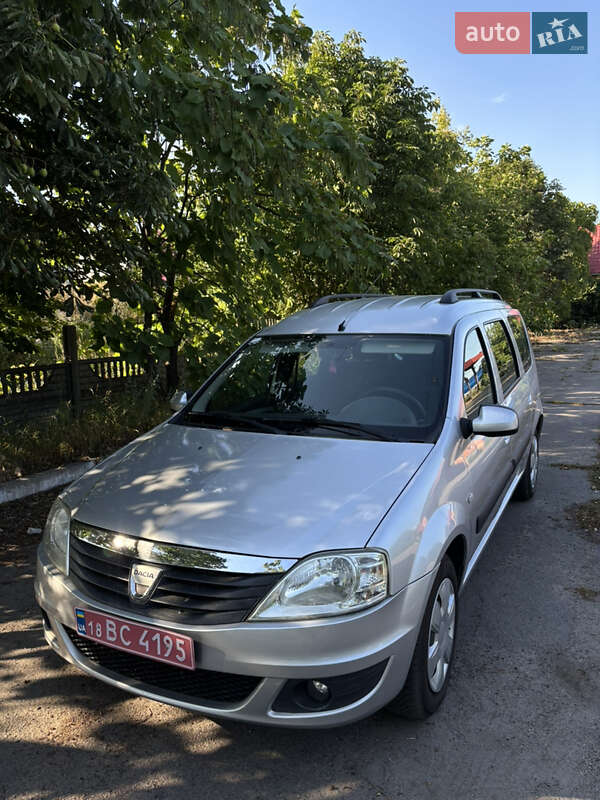 Универсал Dacia Logan MCV 2009 в Хороле