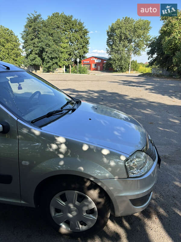 Универсал Dacia Logan MCV 2009 в Хороле