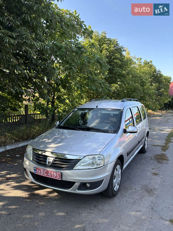 Универсал Dacia Logan MCV 2009 в Хороле